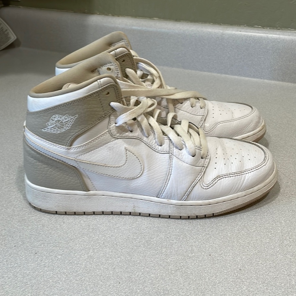 Womens Nike Jordan High tops Size 9